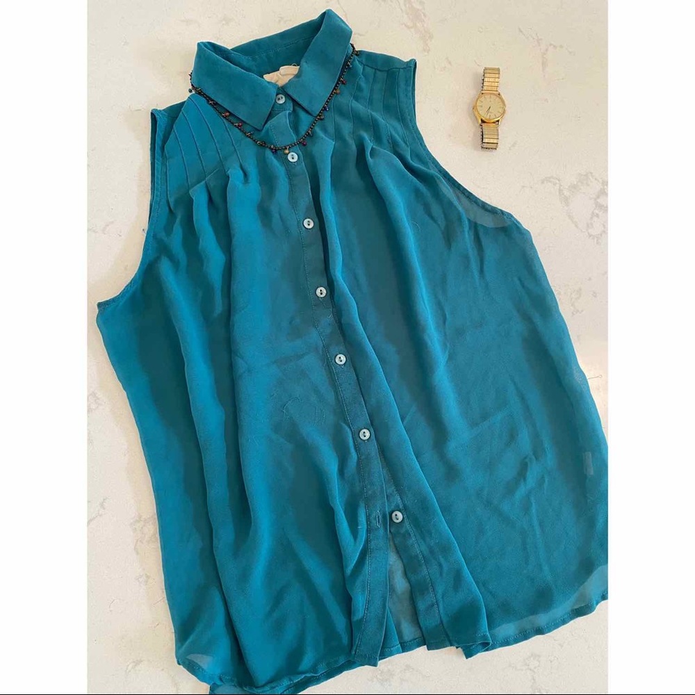 Button down tank